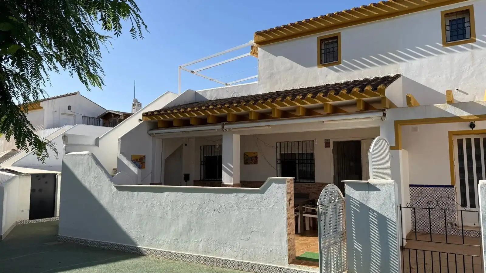 Vista exterior de Casa o xalet en venda en Pilar de la Horadada amb Aire condicionat, Terrassa i Traster