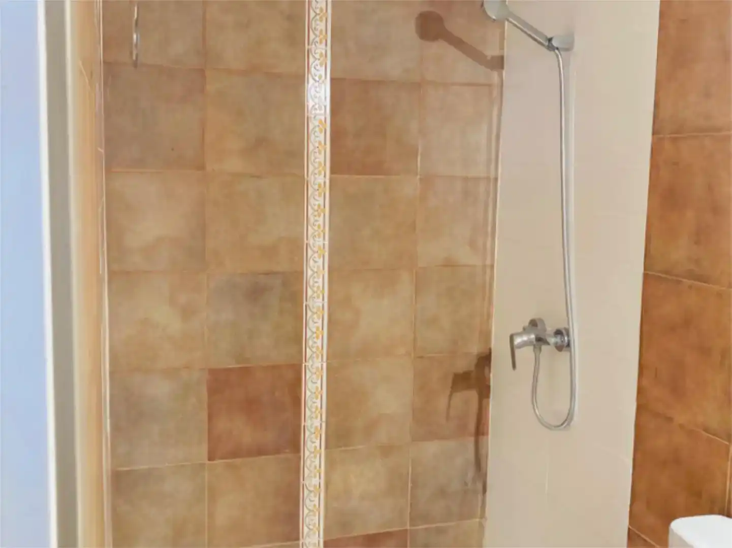 Badezimmer von Fabrikhallen zur Miete in Graus