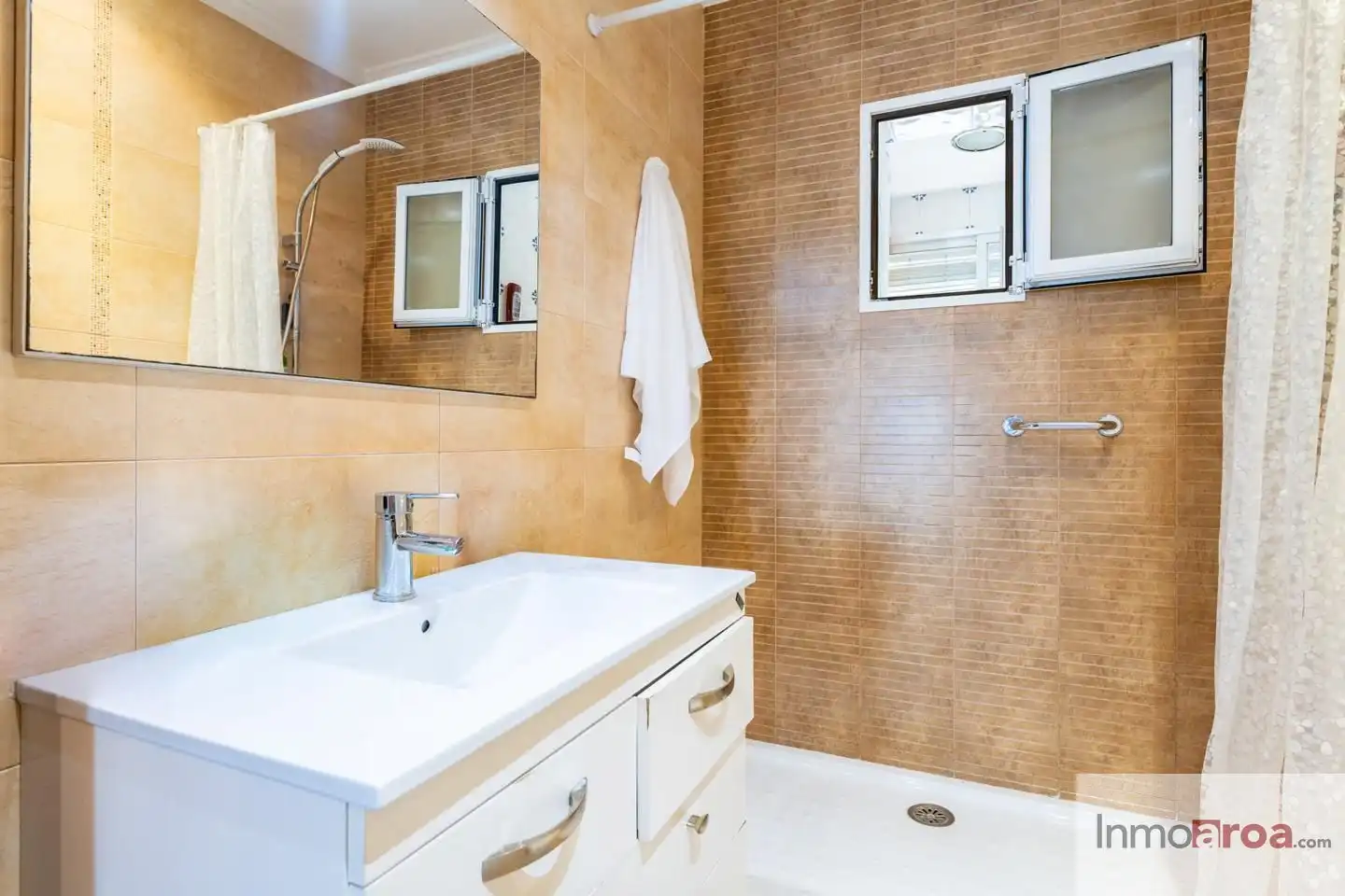 Baño de Piso en venta en L'Eliana con Calefacción y Balcón
