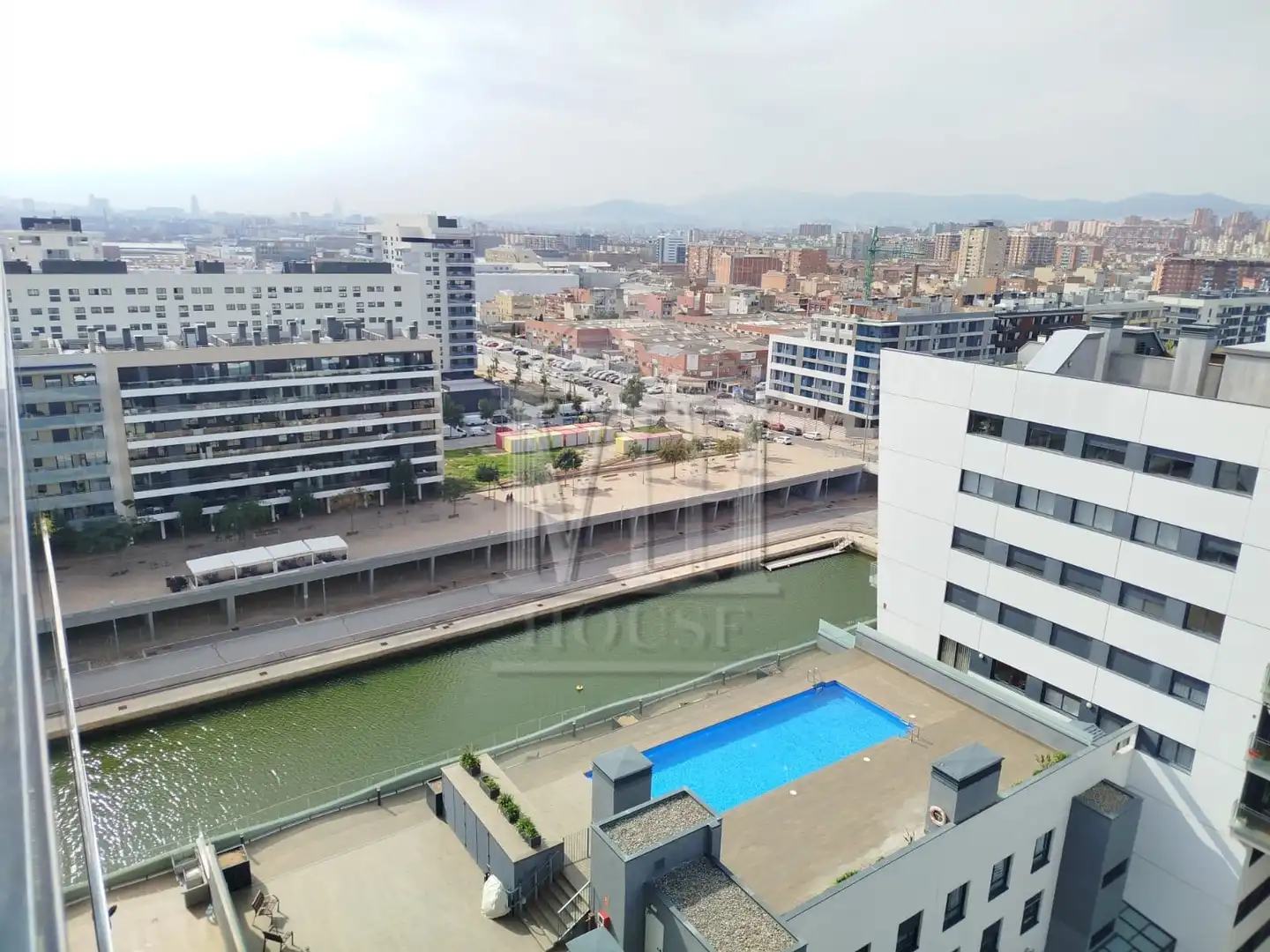 Piscina de Piso en venta en Badalona con Aire acondicionado, Calefacción y Parquet