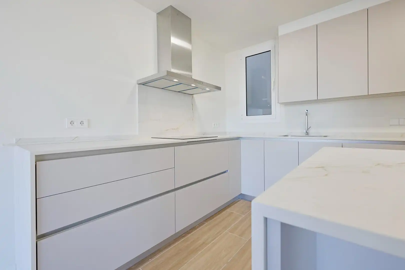 Kitchen of Flat for rent in Barcelona  with Air Conditioner, Heating and Parquet flooring
