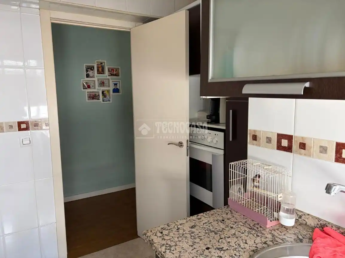 Kitchen of Flat for sale in Sevilla  with Air Conditioner