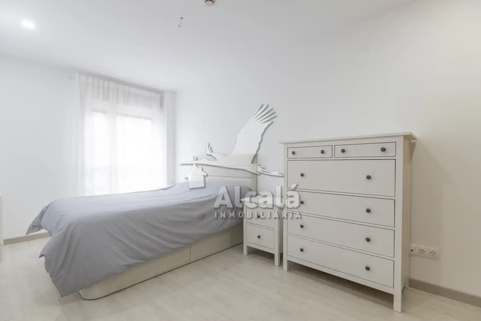 Habitación de Piso en venta en Alcalá de Henares con Aire acondicionado, Calefacción y Jardín privado