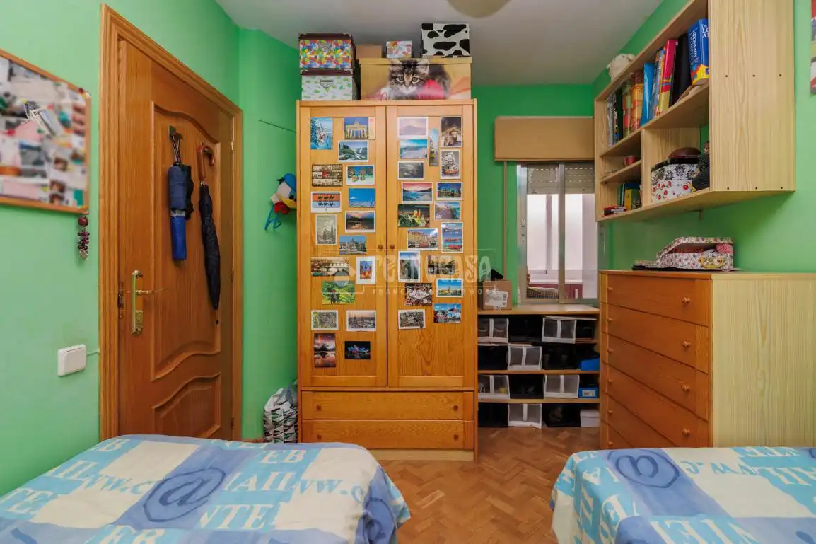 Bedroom of Flat for sale in Madrid  with Air Conditioner and Heating