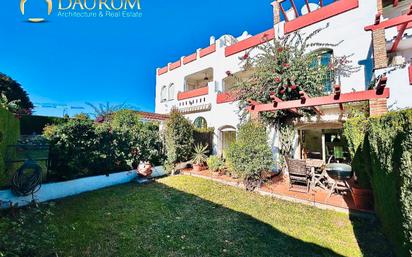 Jardí de Casa adosada en venda en Estepona amb Aire condicionat, Calefacció i Jardí privat