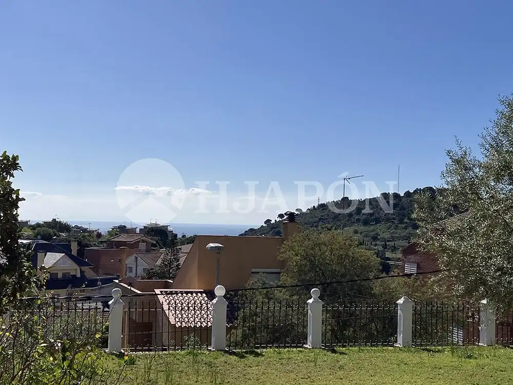 Casa o xalet en venda en Badalona amb Calefacció, Jardí privat i Traster