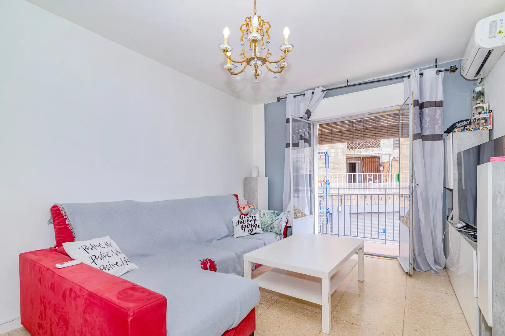 Wohnzimmer von Wohnung zum Verkauf in Granada mit Balkon