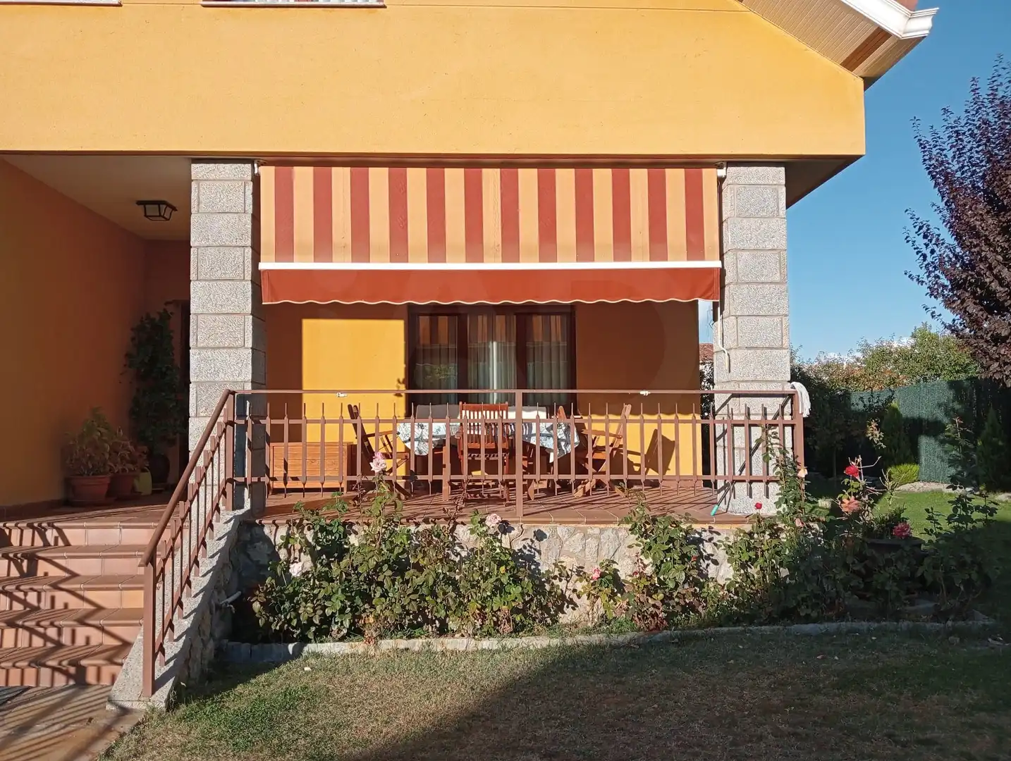 Terrassa de Casa o xalet en venda en Santovenia de la Valdoncina amb Calefacció i Terrassa