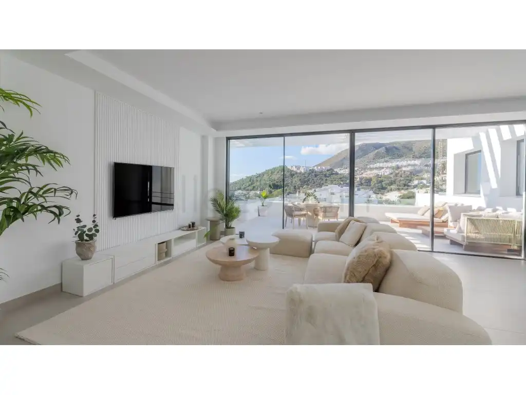 Sala d'estar de Casa o xalet en venda en Benalmádena amb Aire condicionat, Piscina i Moblat