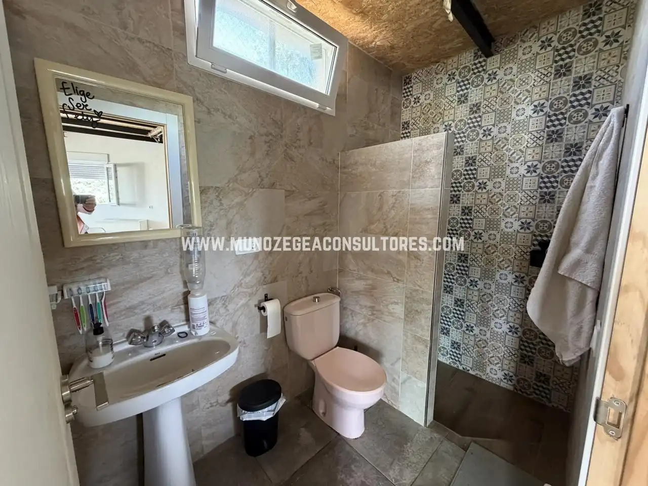 Badezimmer von Haus oder Chalet zur Miete in Encinas Reales mit Privatgarten, Terrasse und Schwimmbad