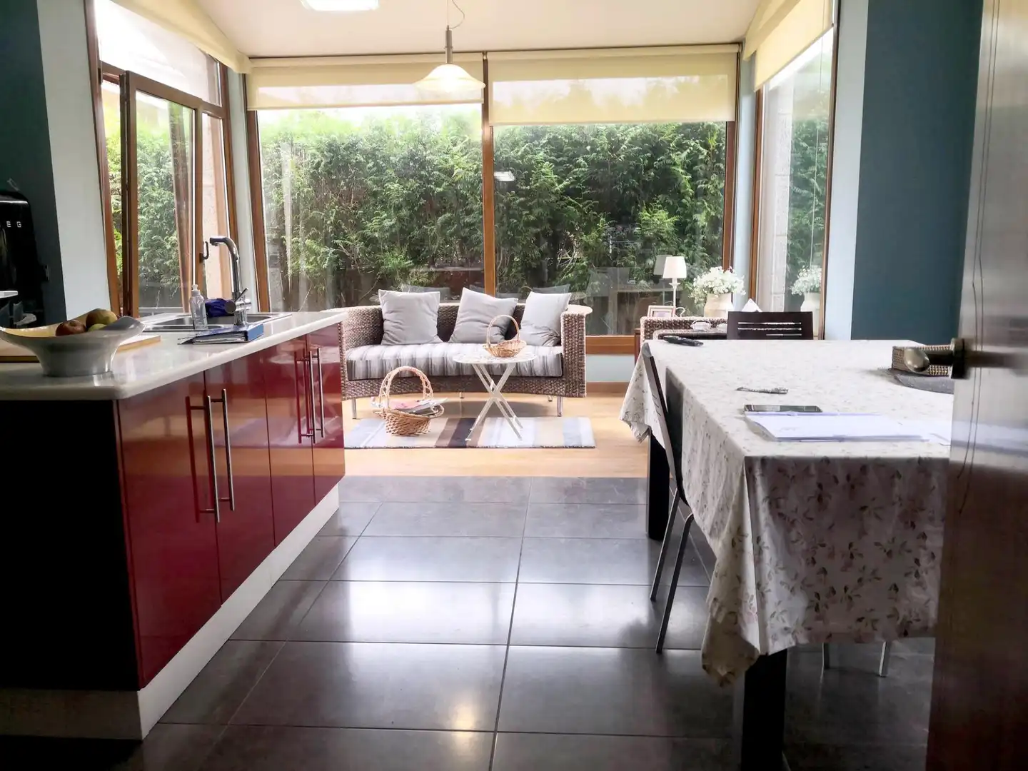 Cuina de Casa o xalet en venda en Carballo amb Calefacció, Jardí privat i Terrassa