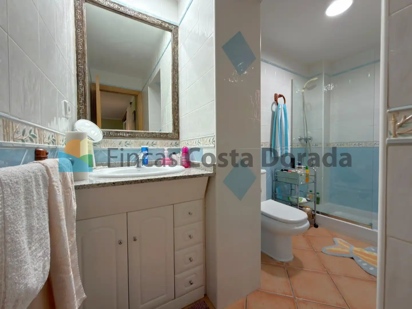 Bany de Casa o xalet en venda en Cubelles amb Aire condicionat, Jardí privat i Terrassa