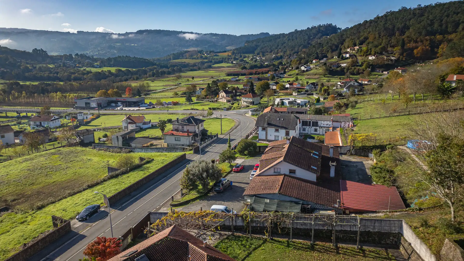 Außenansicht von Geschaftsraum zum Verkauf in Boqueixón mit Möbliert