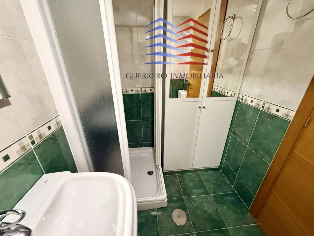 Bany de Apartament en venda en Ourense Capital  amb Calefacció, Parquet i Traster