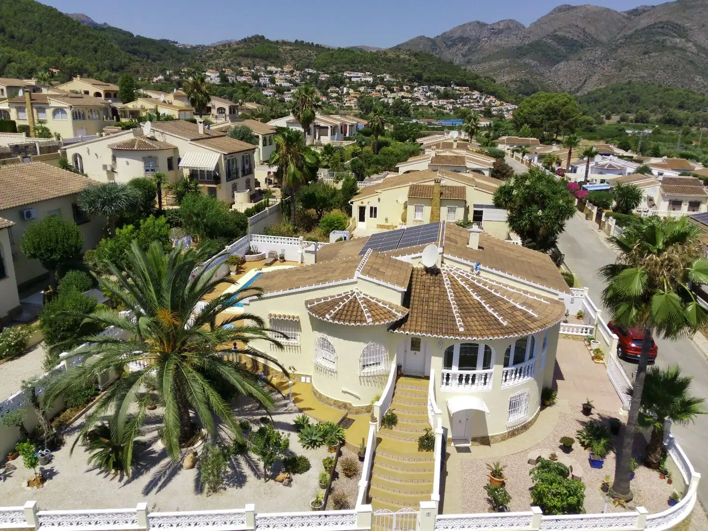 Chalet con piscina en venta en Calle Menut 1