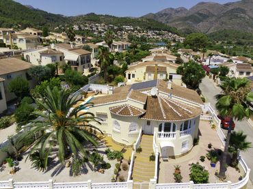 Detached house with pool for sale in Calle Menut 1