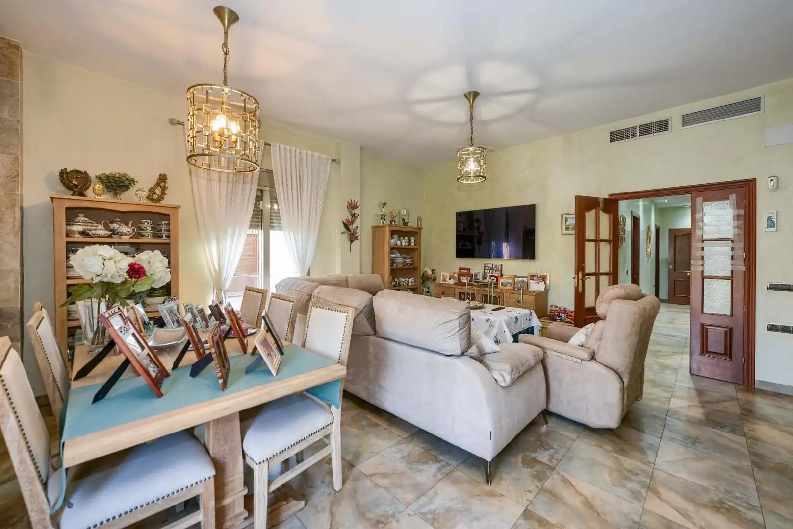 Sala de estar de Casa o chalet en venta en Bormujos con Aire acondicionado, Terraza y Trastero