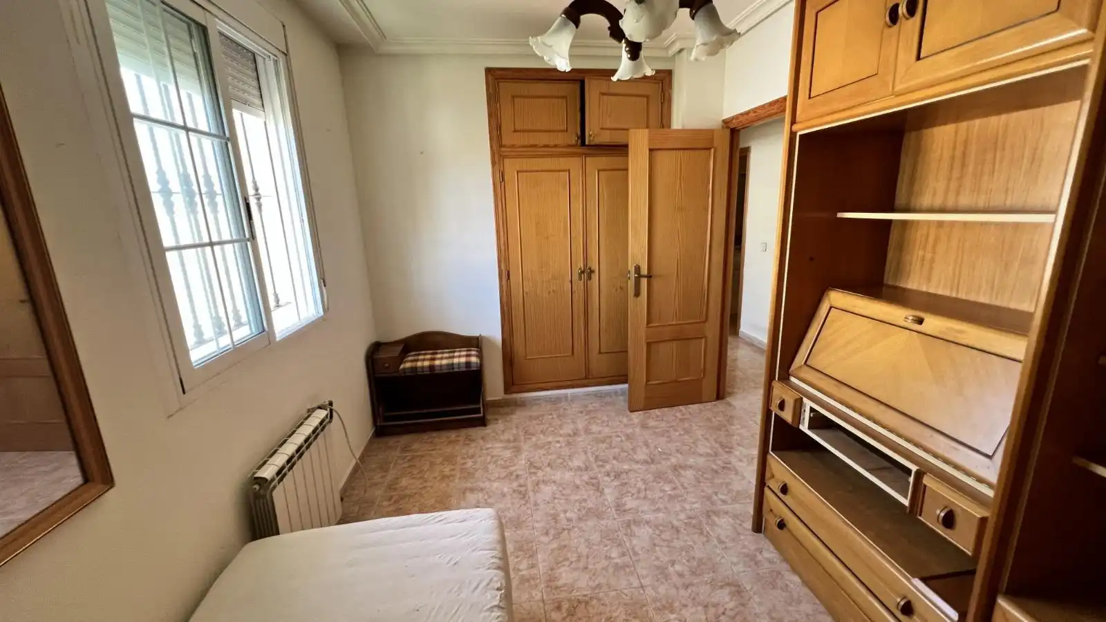 Habitación de Casa adosada en venta en Torrevieja con Aire acondicionado, Jardín privado y Terraza