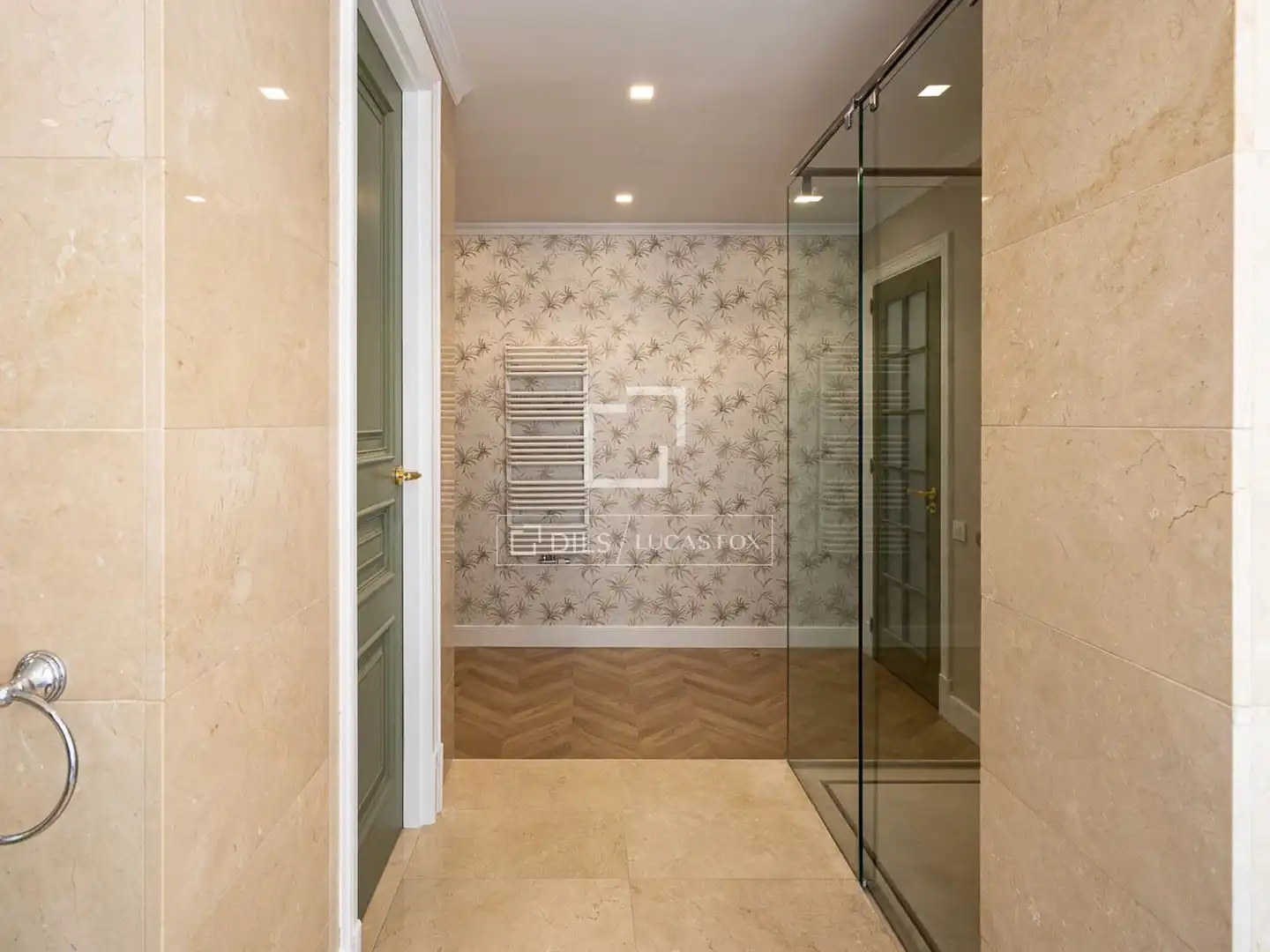 Badezimmer von Wohnung zum Verkauf in Barcelona mit Klimaanlage, Heizung und Parkett