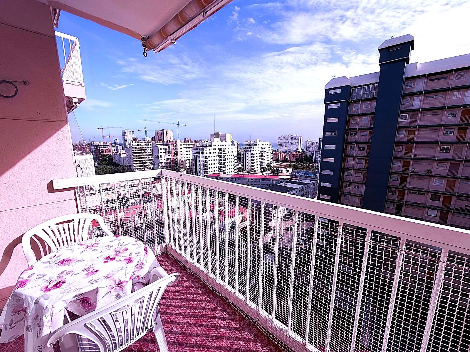 Habitación de Apartamento en venta en La Pobla de Farnals con Terraza, Amueblado y Horno