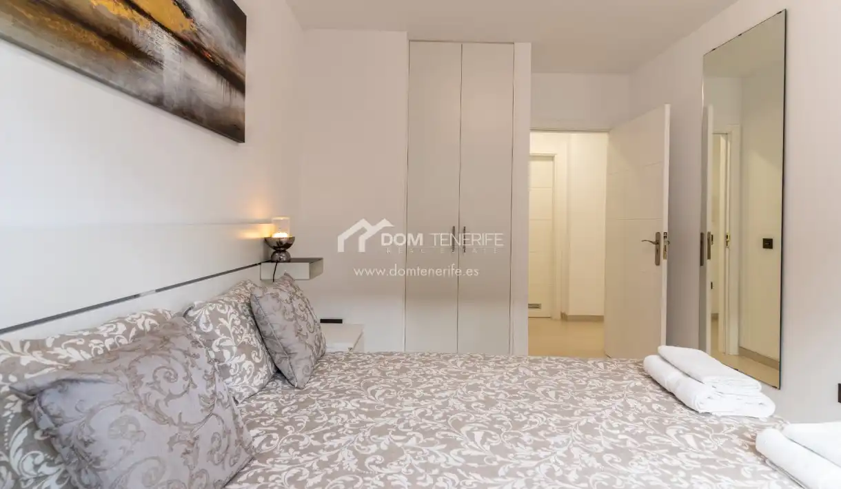 Habitación de Piso en venta en Adeje con Terraza, Trastero y Piscina
