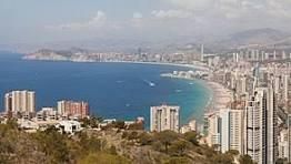Vista exterior de Apartament de lloguer en Benidorm amb Jardí privat i Piscina comunitària