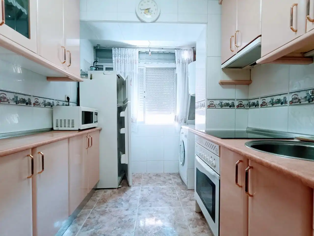 Kitchen of Flat for rent in Madrid  with Air Conditioner and Furnished