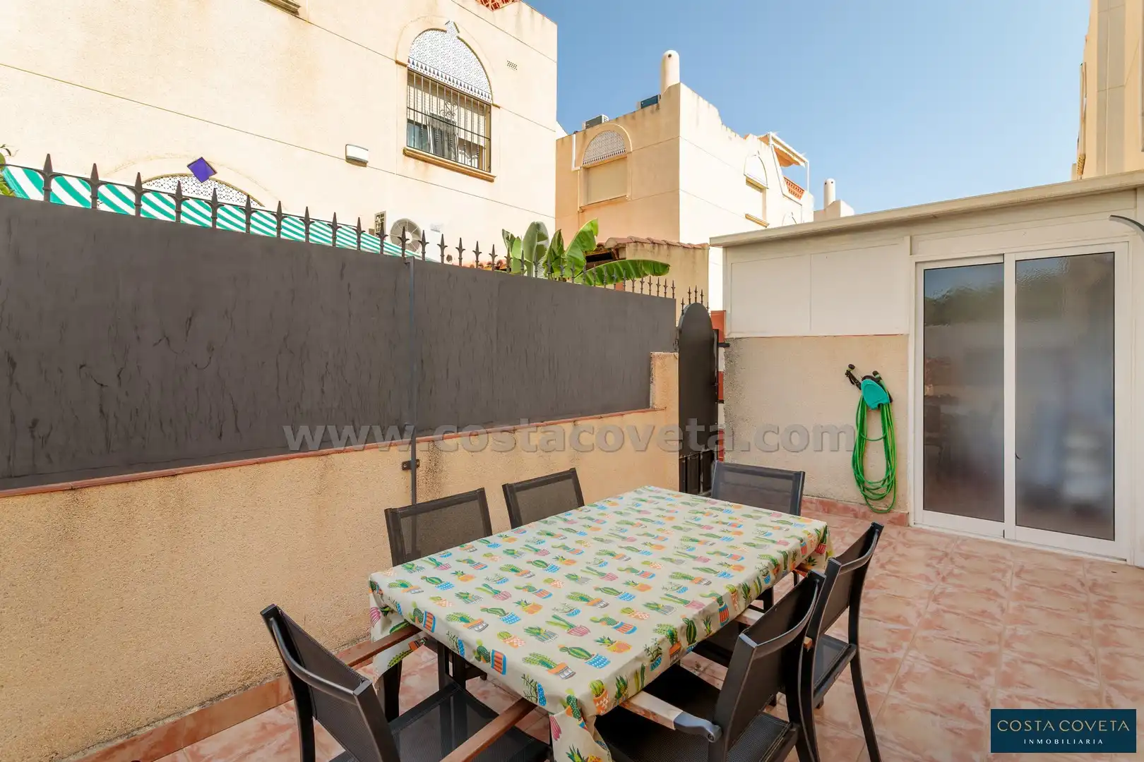 Casa adosada en venda a Pueblo Español - Coveta Fumá