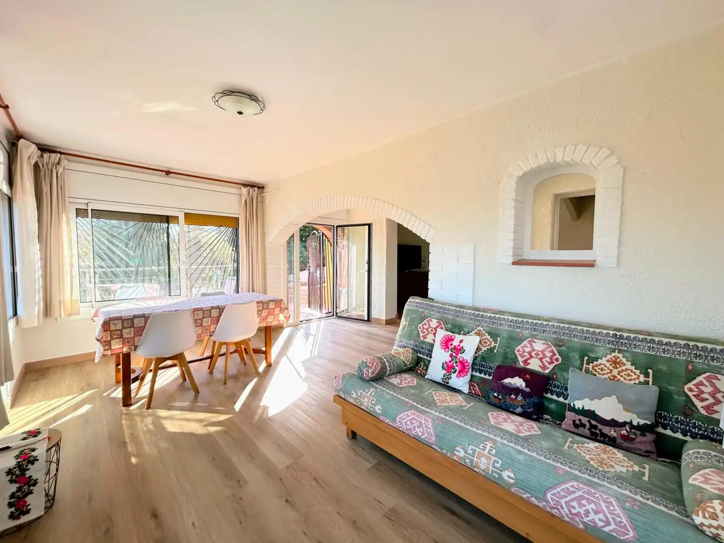 Living room of Flat for rent in Sant Cugat del Vallès  with Private garden, Parquet flooring and Terrace
