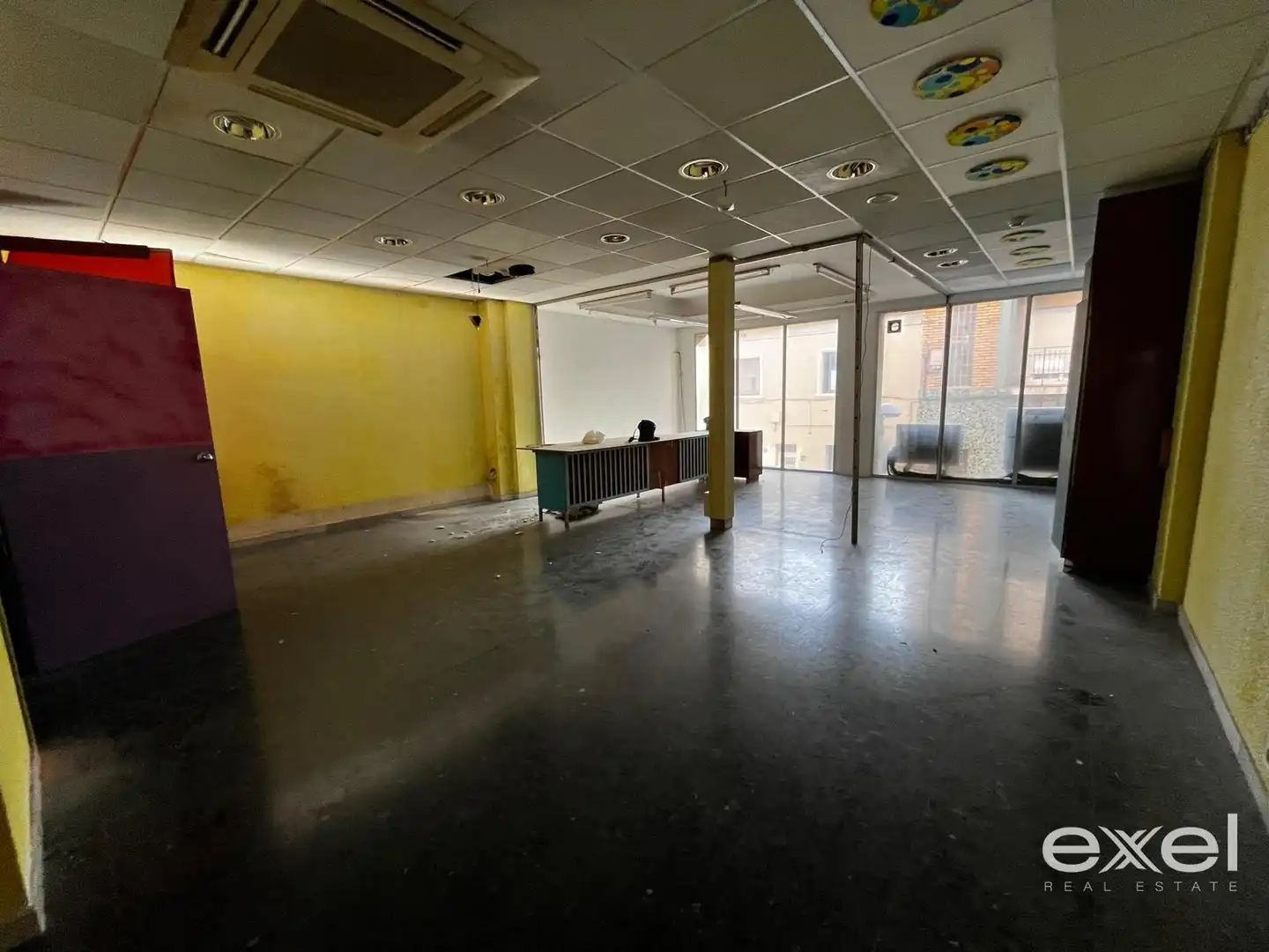 Local en venta en Cornellà de Llobregat