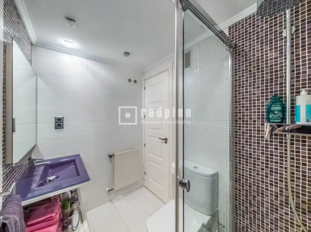 Baño de Piso en venta en Alcorcón con Calefacción, Jardín privado y Trastero