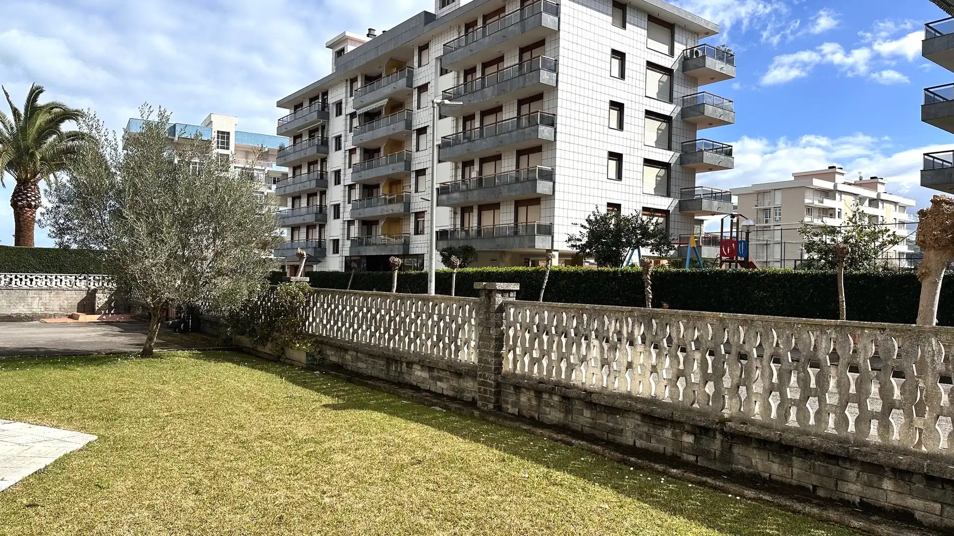Aparcament amb ascensor en venda a Avenida Enrique Mowinkel 15, imagen 2
