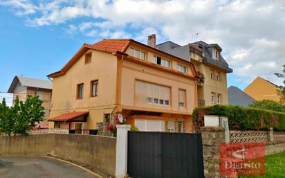 Vista exterior de Casa adosada en venda en Santander amb Calefacció i Traster