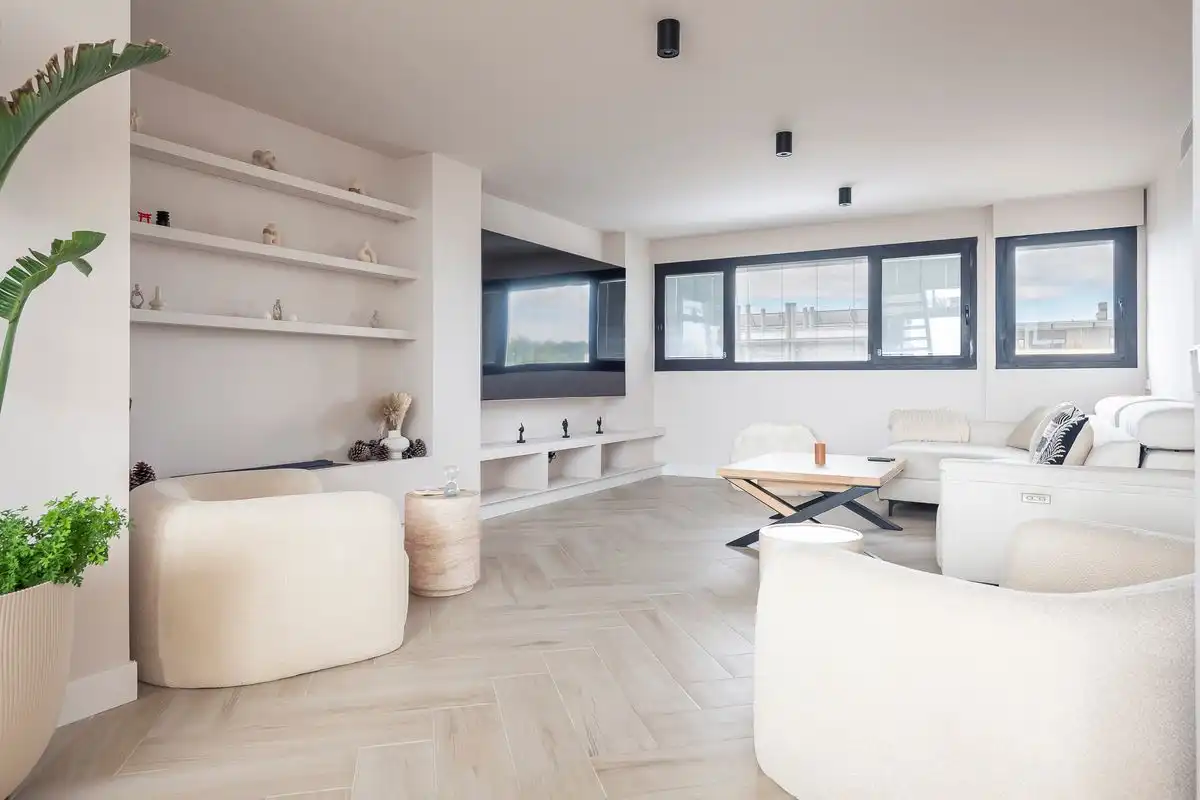 Wohnzimmer von Dachboden zum Verkauf in Majadahonda mit Klimaanlage, Heizung und Privatgarten