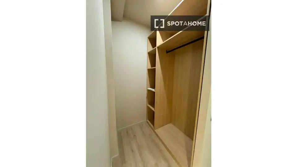Bedroom of Flat for rent in Santa Coloma de Gramenet  with Air Conditioner, Heating and Furnished