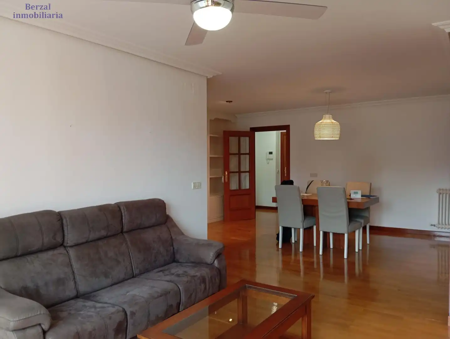 Sala de estar de Piso de alquiler en  Logroño con Calefacción, Jardín privado y Terraza