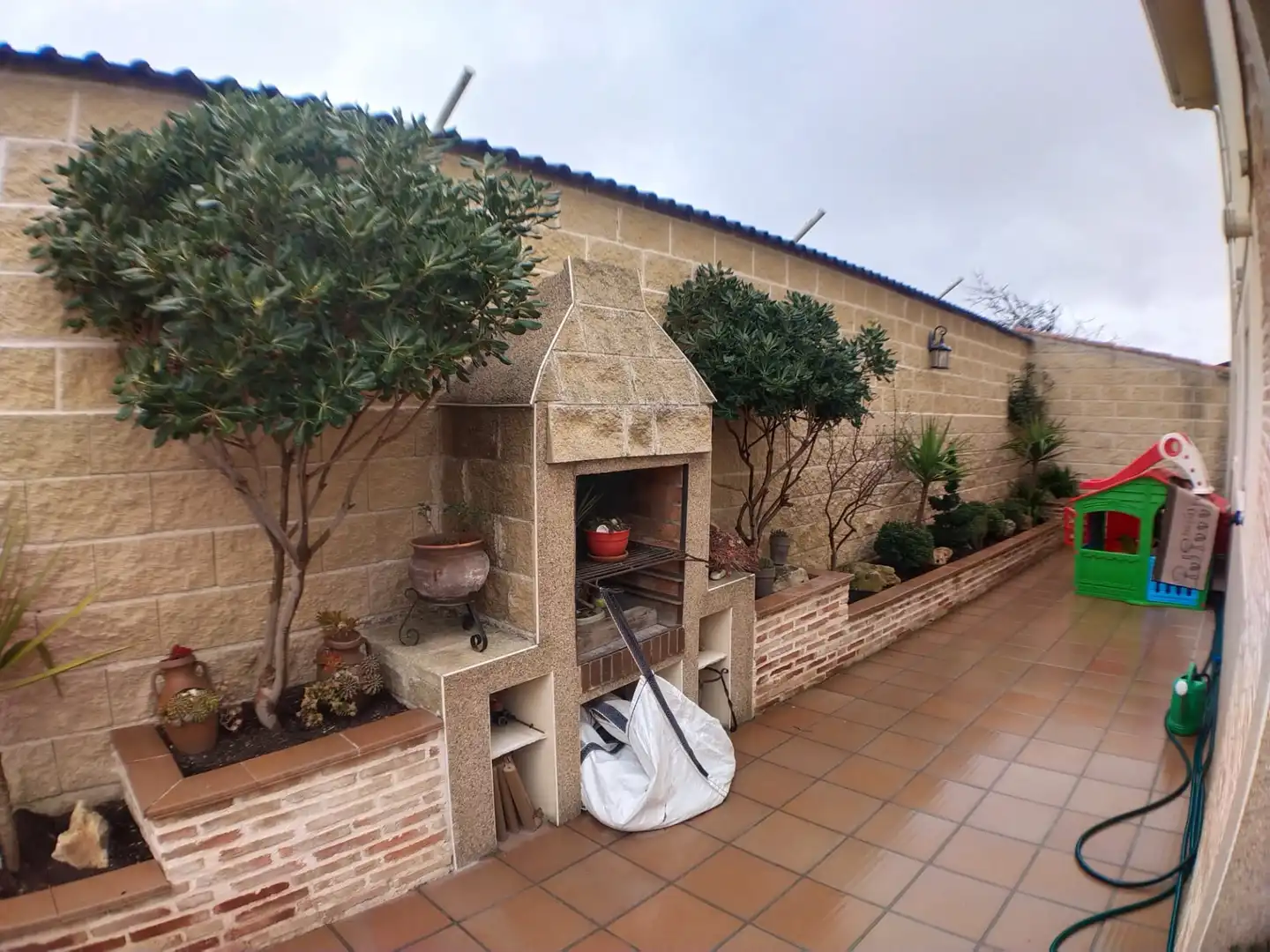 Terrassa de Casa o xalet en venda en Moraleja de Enmedio amb Aire condicionat, Calefacció i Jardí privat