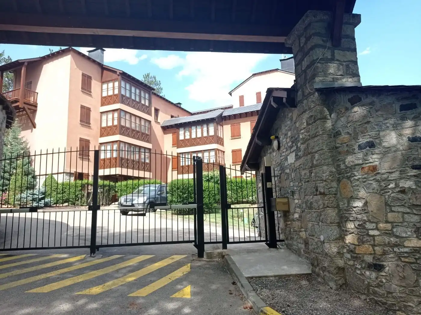 Appartamento con ascensore in affitto a Village 100