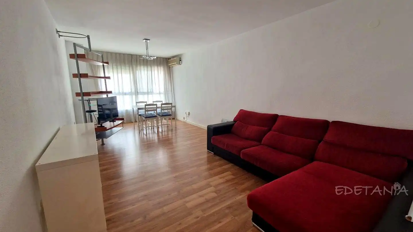 Sala d'estar de Pis de lloguer en Moncada amb Aire condicionat i Moblat