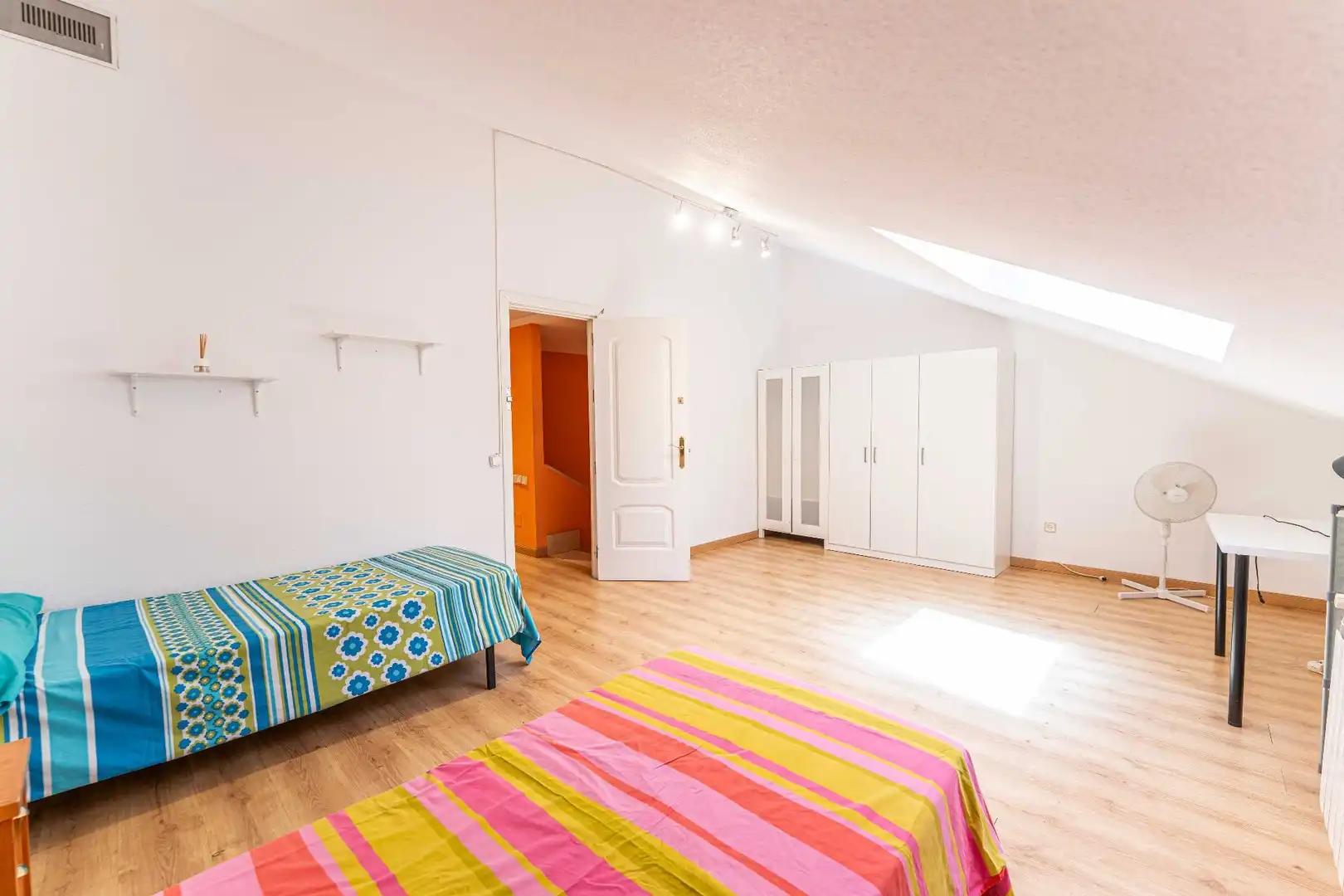 Habitación de Casa adosada en venta en Fuenlabrada con Aire acondicionado, Calefacción y Jardín privado