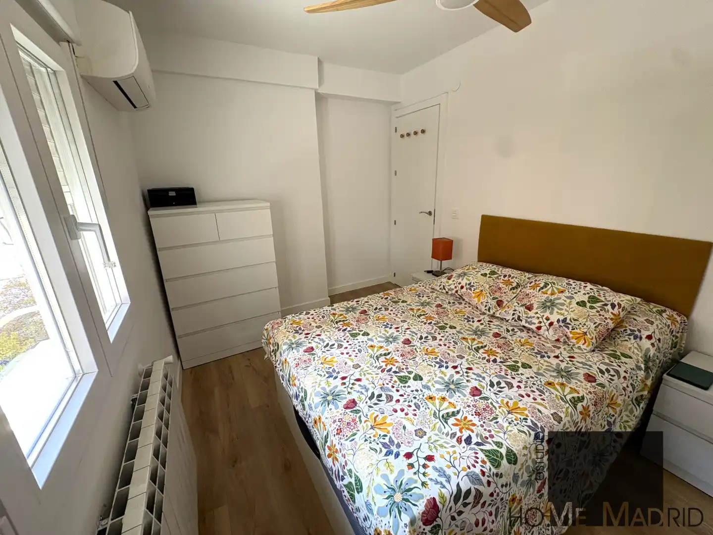 Bedroom of Flat for sale in Fuencarral - El Pardo