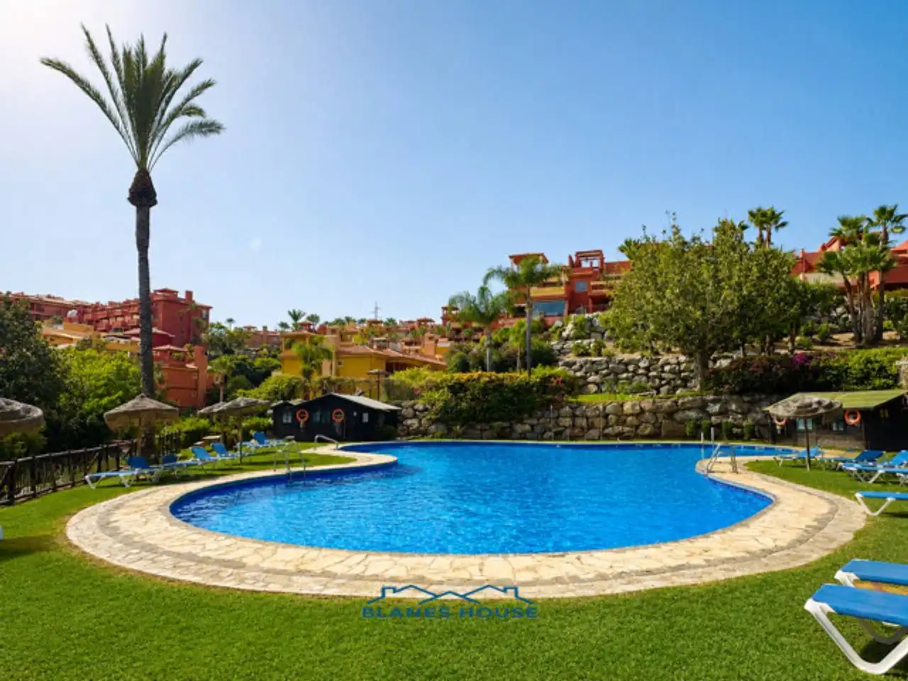 Jardín de Dúplex en venta en Marbella con Aire acondicionado, Calefacción y Terraza