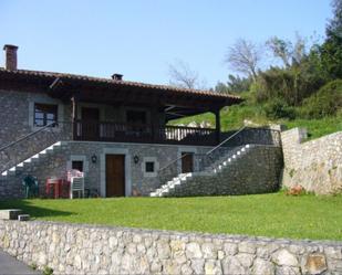 Vista exterior de Casa o xalet en venda en Llanes amb Terrassa i Piscina