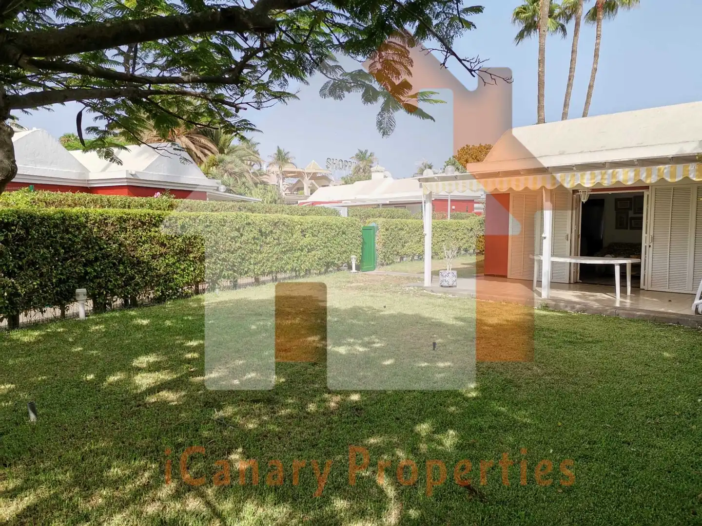 Vista exterior de Casa adosada de alquiler en San Bartolomé de Tirajana con Aire acondicionado, Jardín privado y Terraza