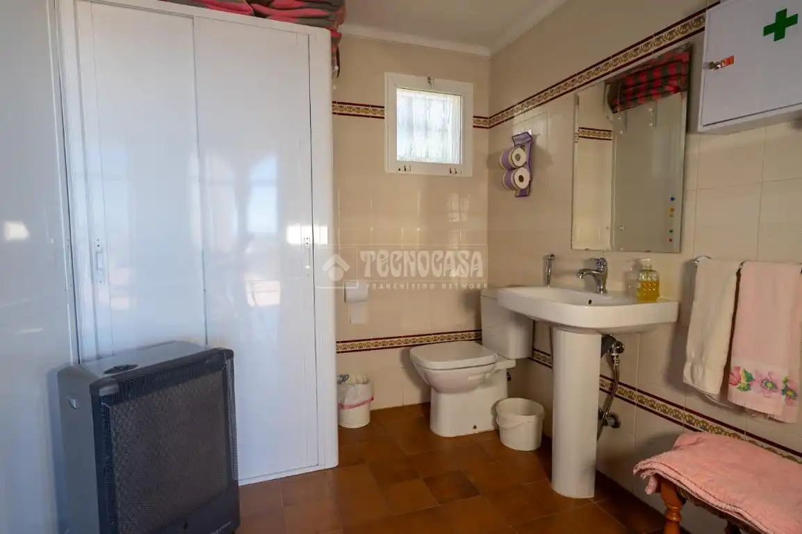 Casa amb piscina en venda a El Faro de Calaburra - Chaparral, imagen 9