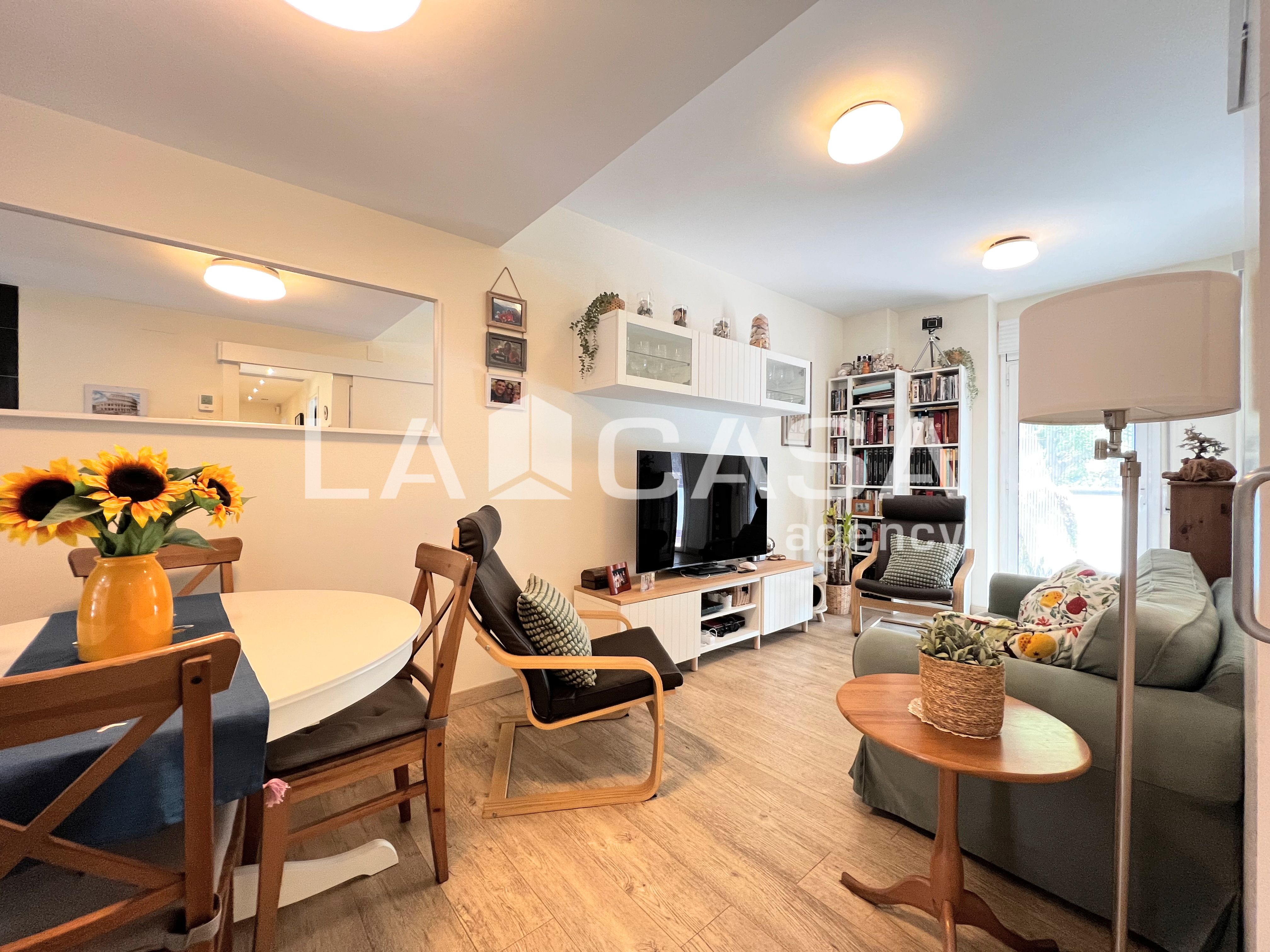 Living room of Flat for sale in Badalona  with Terrace, Storage room and Balcony