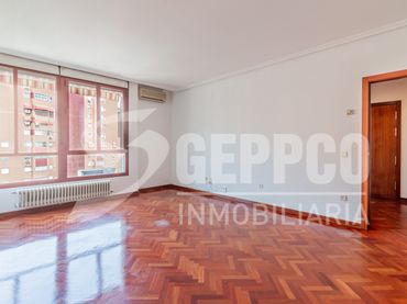 Flat with lift for sale in Calle del Jazmín