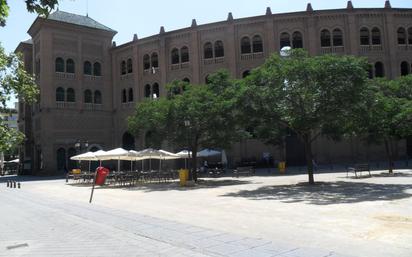 Vista exterior de Pis de lloguer en  Granada Capital amb Terrassa i Balcó