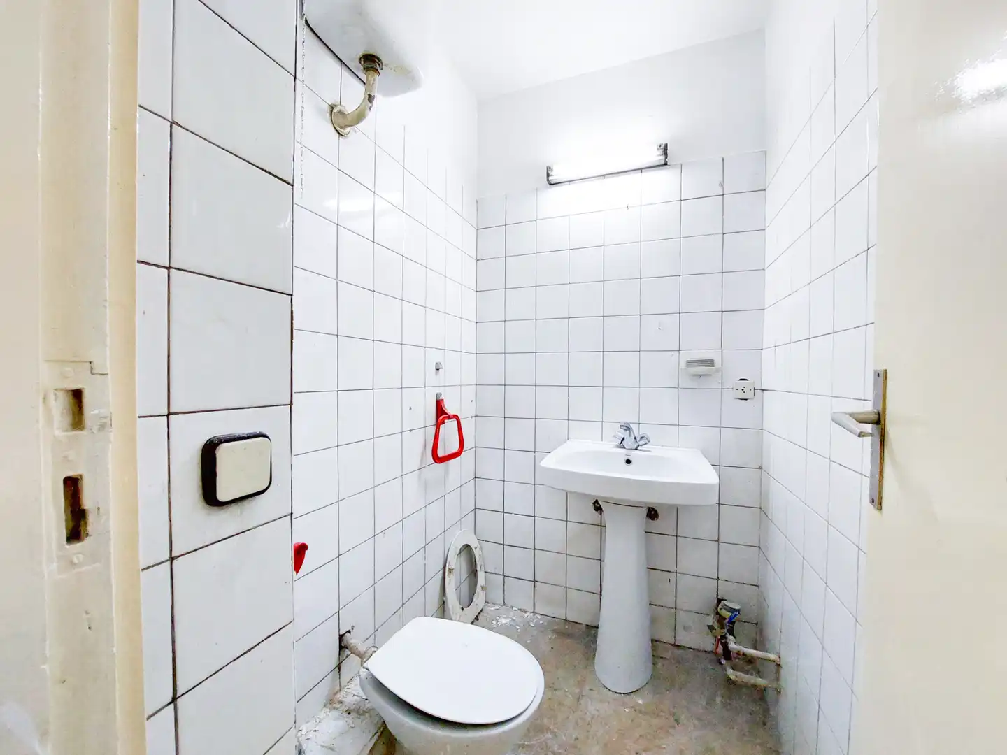 Baño de Oficina de alquiler en Madrid con Calefacción