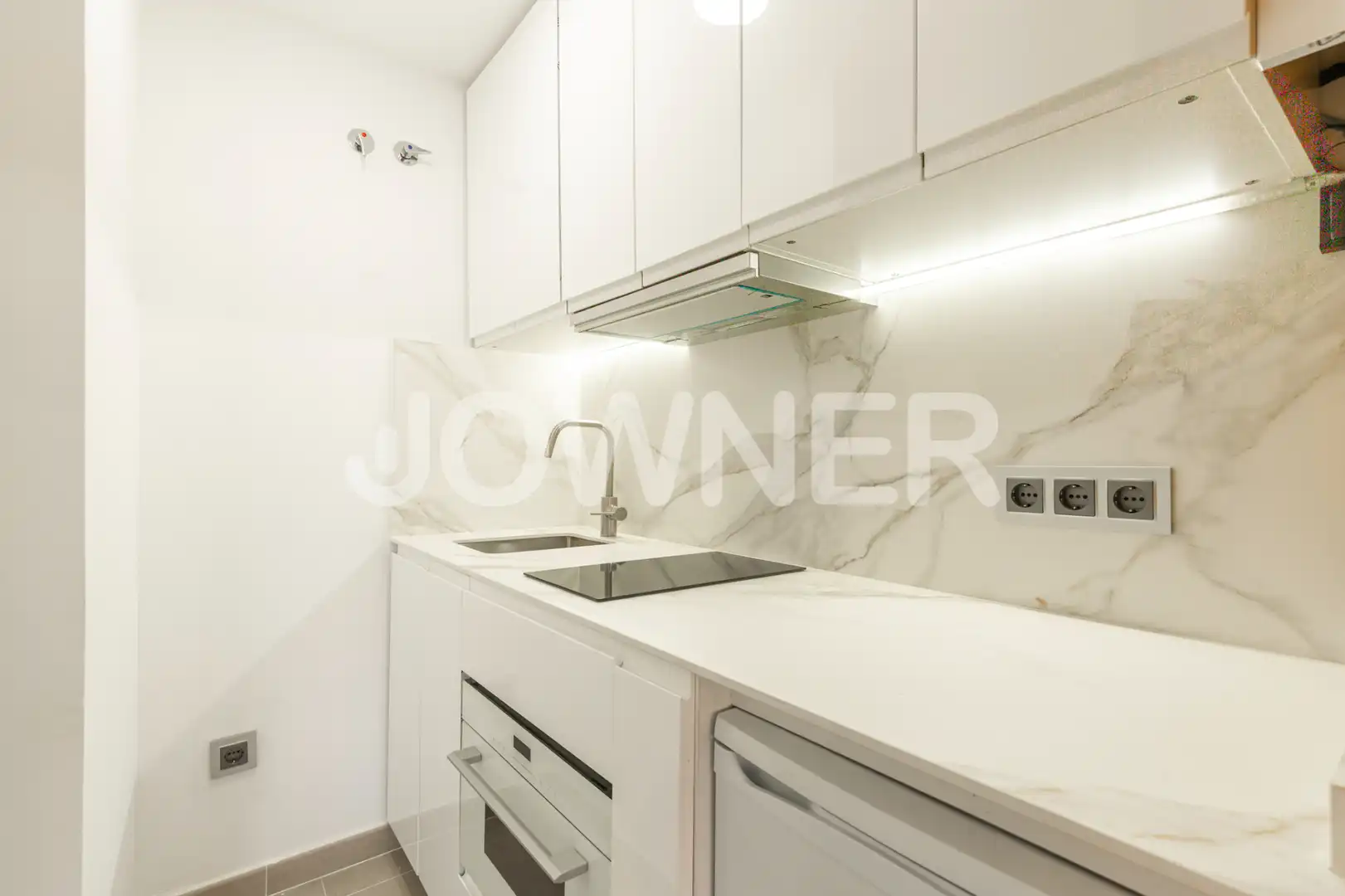 Cocina de Estudio de alquiler en Madrid con Aire acondicionado, Calefacción y Horno